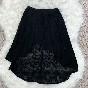 American Eagle || Black Hi-Low Skirt